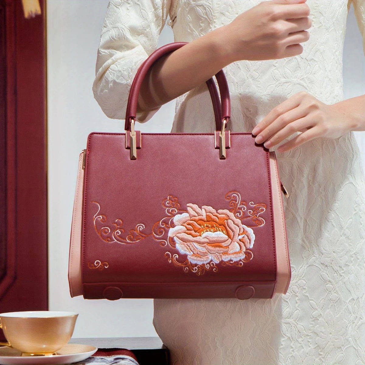 Retro Floral Embroidered Handbag with Multiple Pockets - Image 6